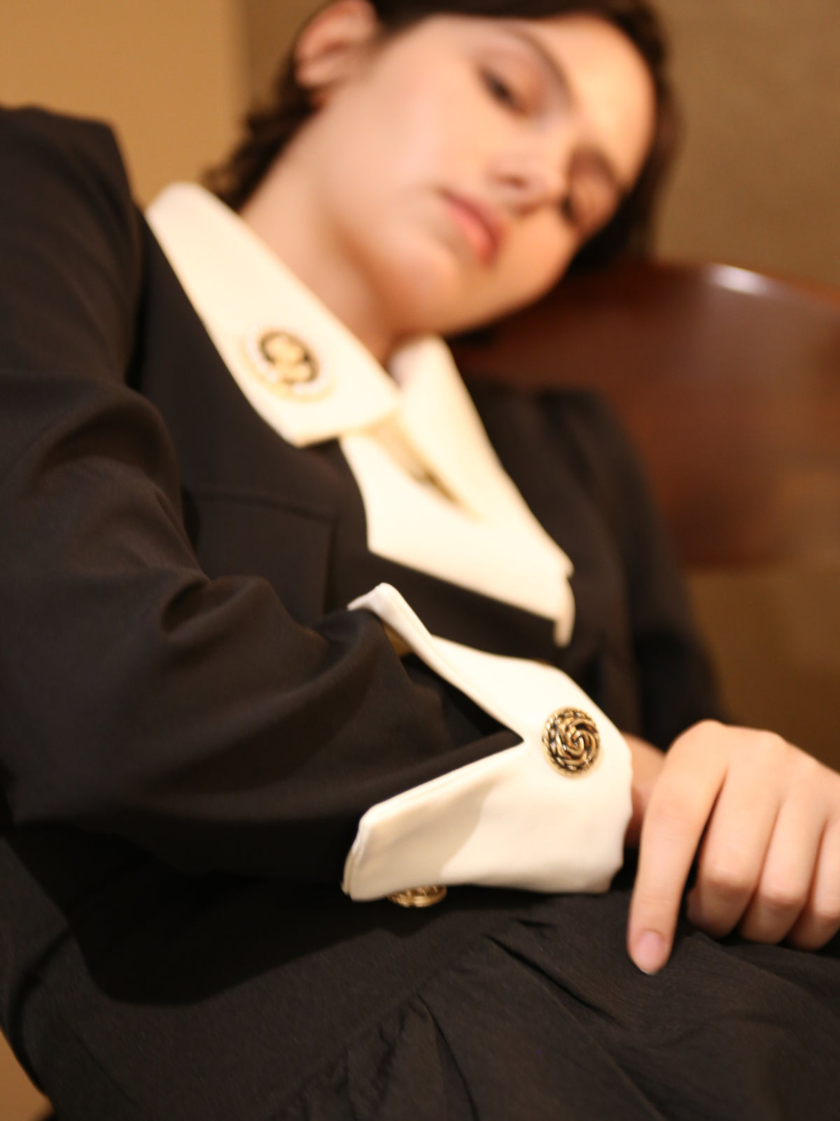 Ivory-Collar Elegance Set Up
