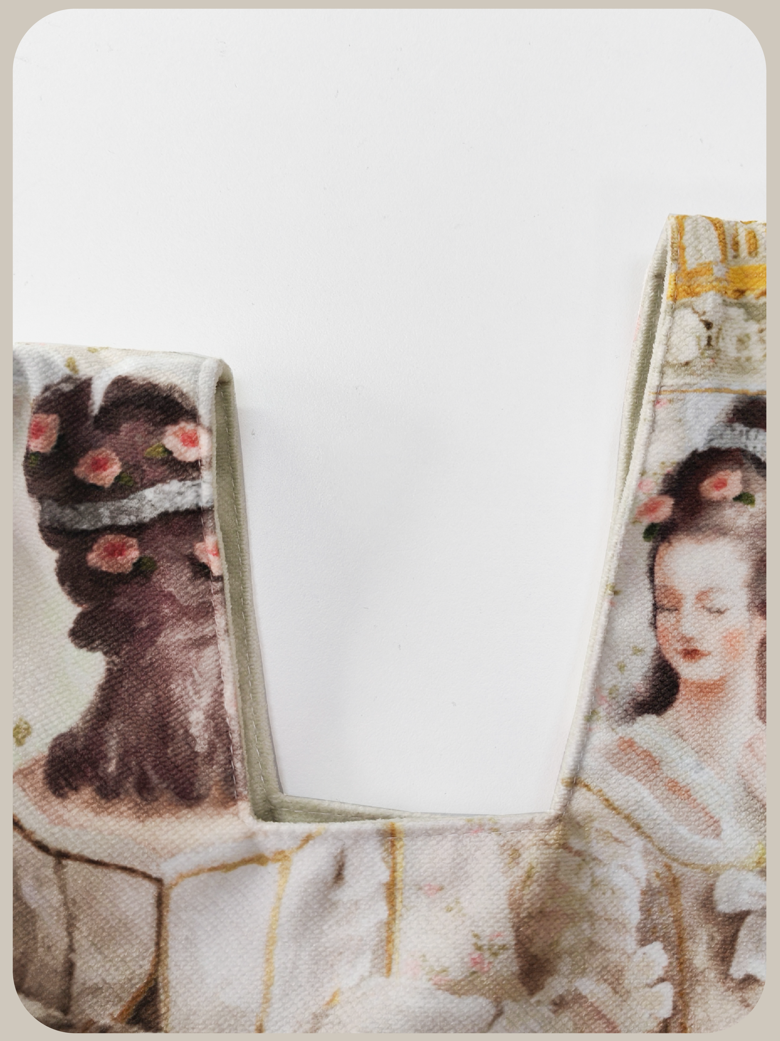 LA POMME petit Velvet Stroke Wrist Bag.