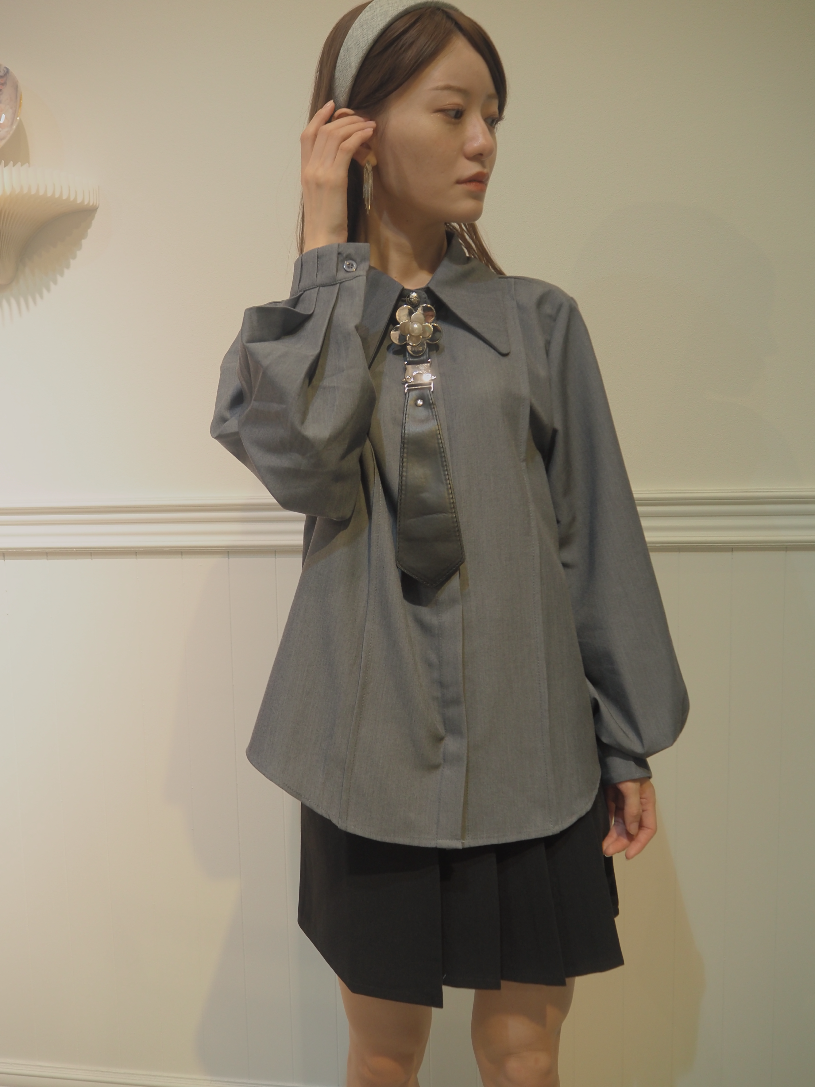 Silver Flower Leather Tie Shirt. シルバー フラワー レザー タイ シャツ