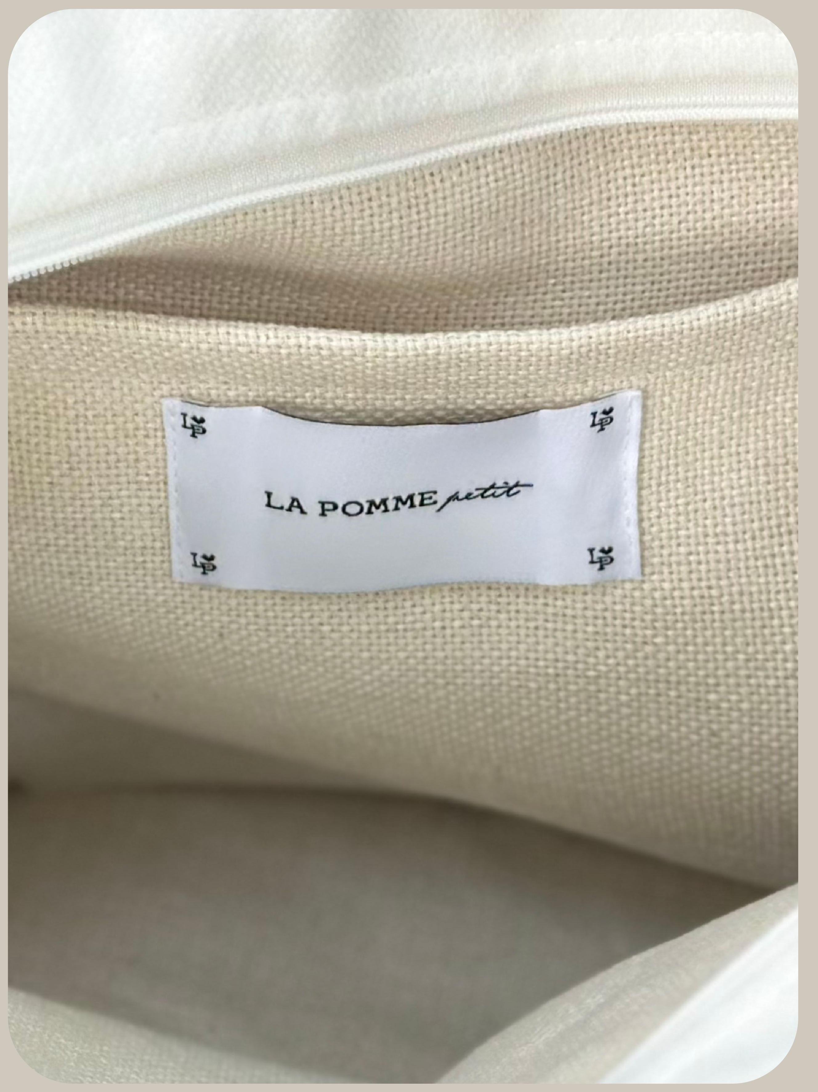 LA POMME petit PÉTALE Tote Bag.