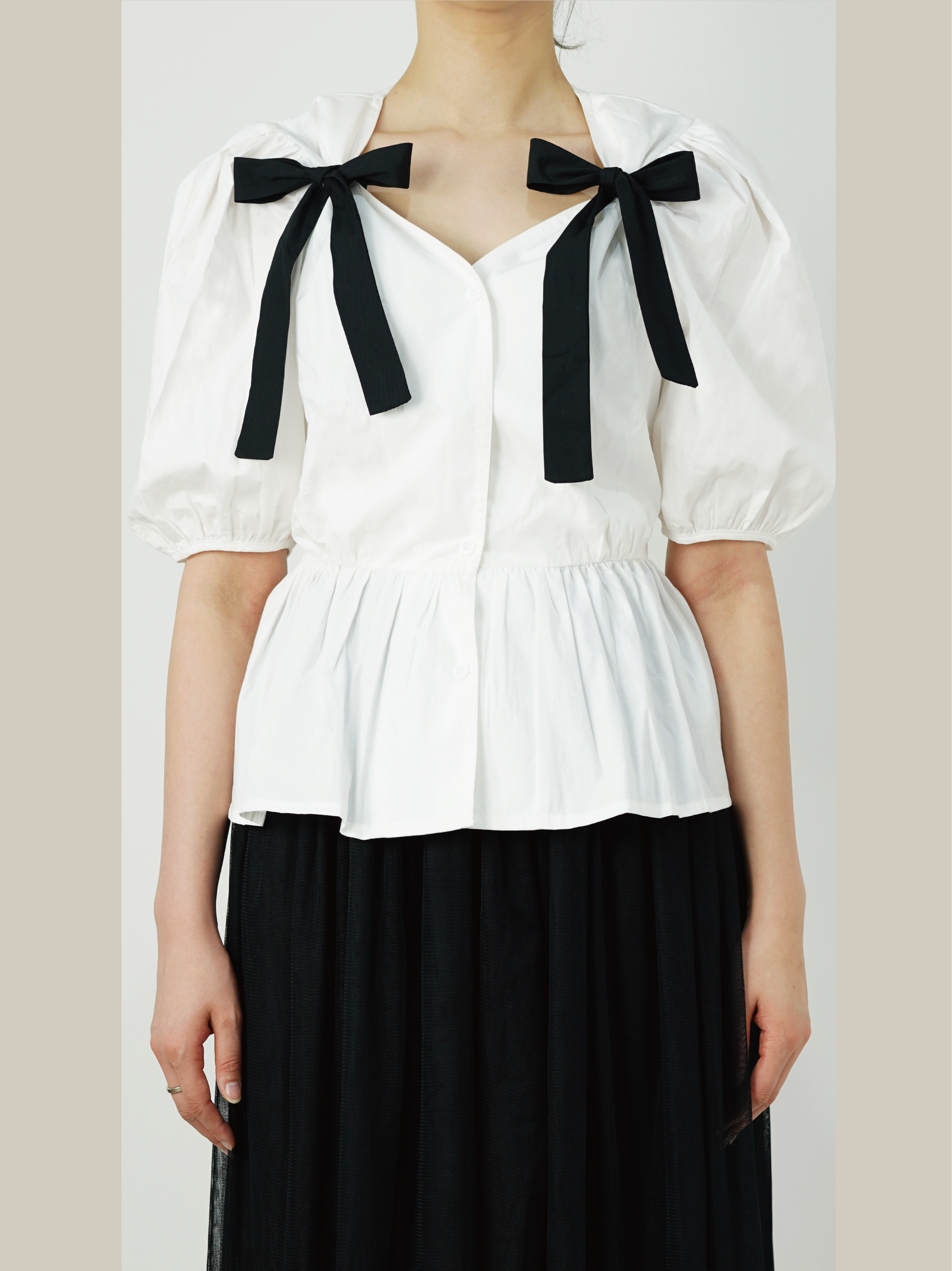 Блуза с двойной лентой и баской
