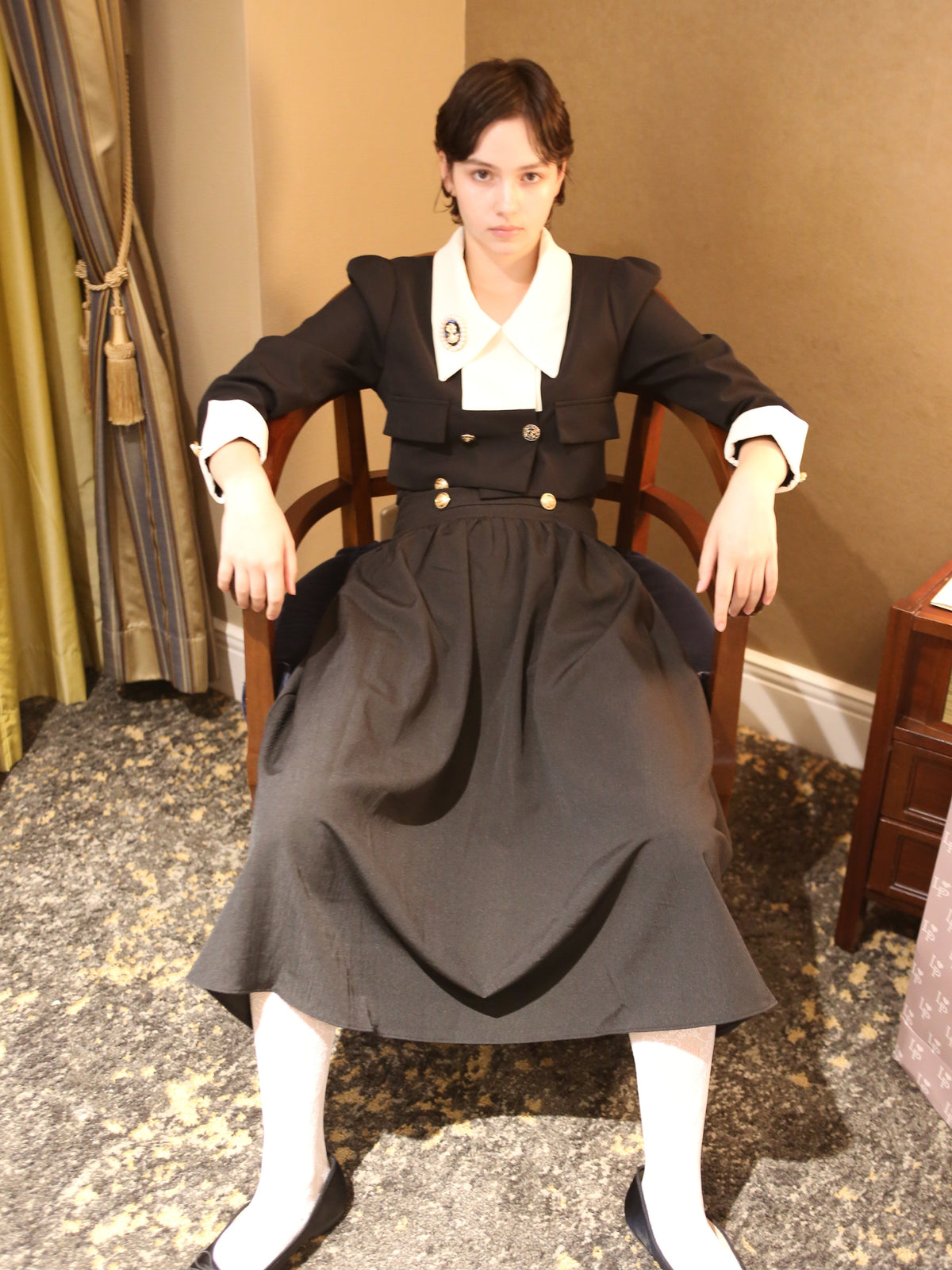 Ivory-Collar Elegance Set Up