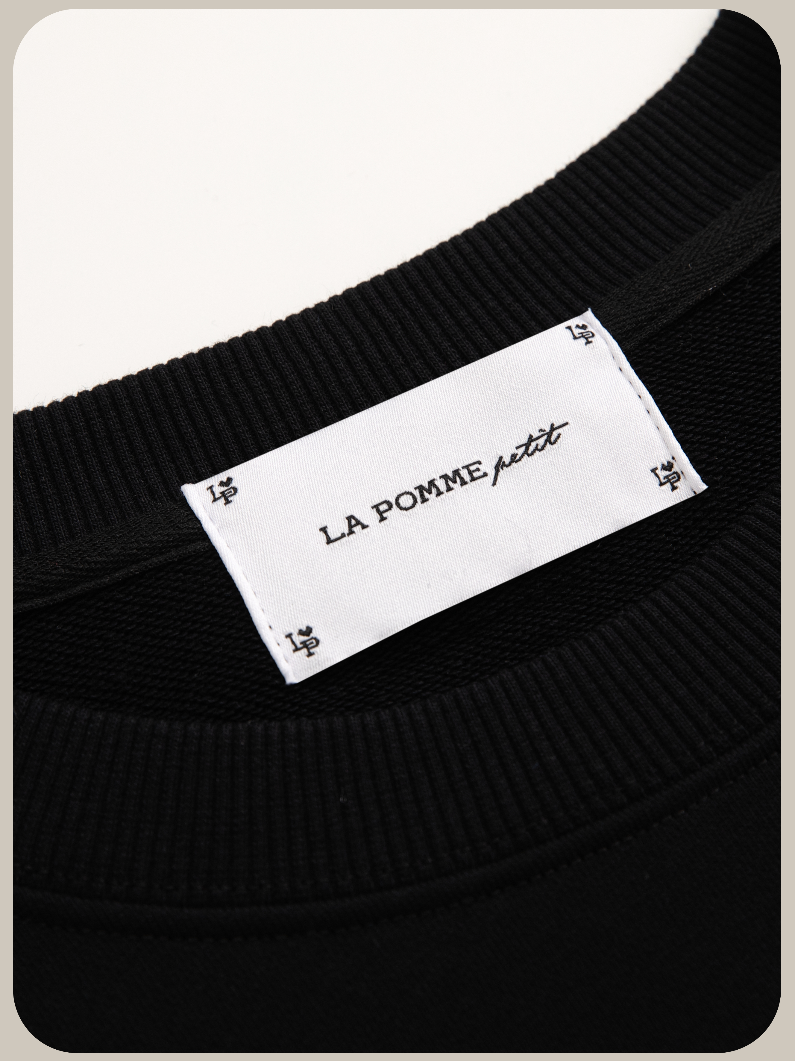 LA POMME petit Embroidery Dot Logo Sweater