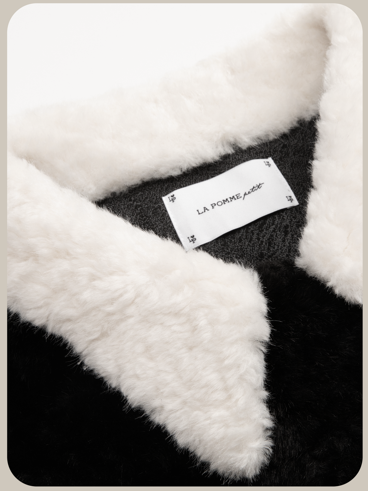 Contrast White Fur Double Breasted Boa Coat/コントラストホワイトファーダブルブレストボアコート