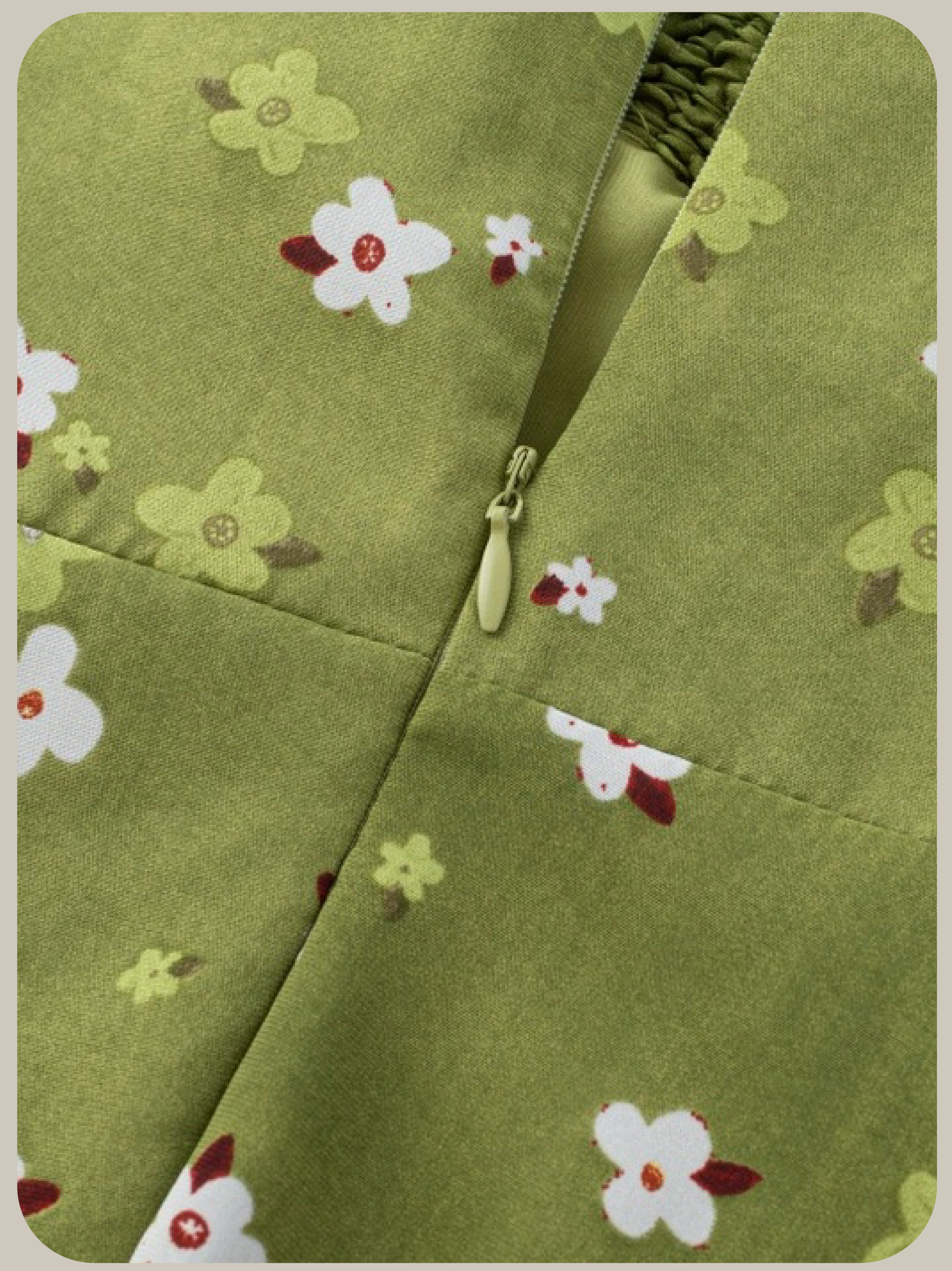 Ruched Floral Tie-Front Dress/シャーリング入り花柄フロントタイワンピース