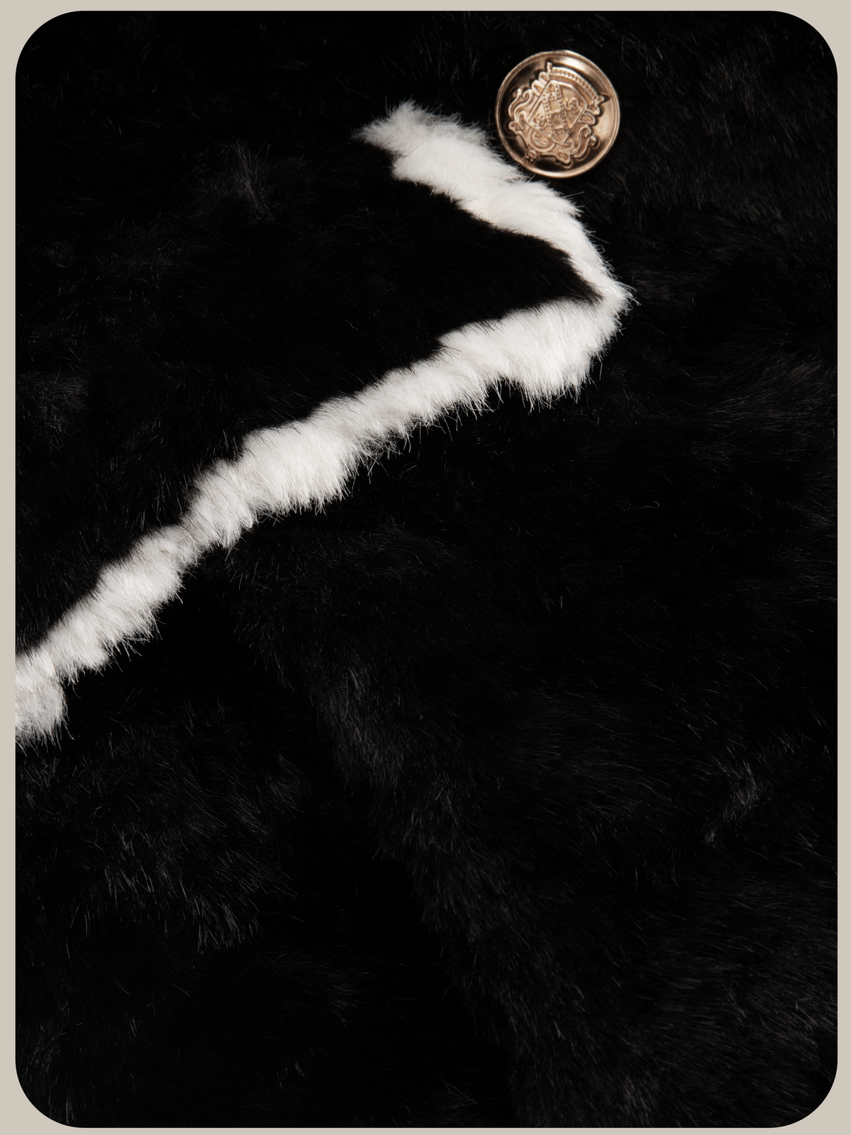 Contrast White Fur Double Breasted Boa Coat/コントラストホワイトファーダブルブレストボアコート