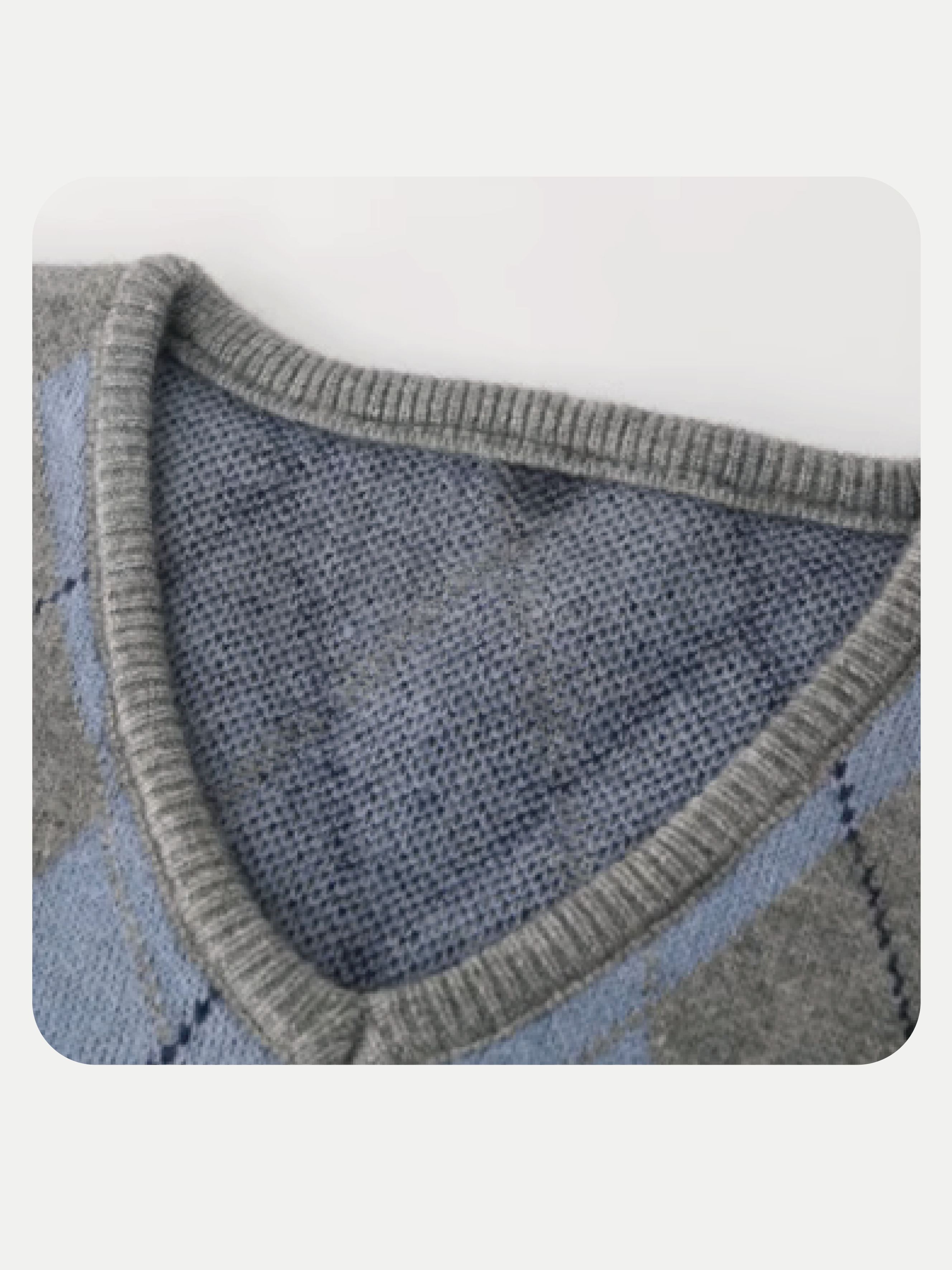 V-neck Argyle Pattern Knit